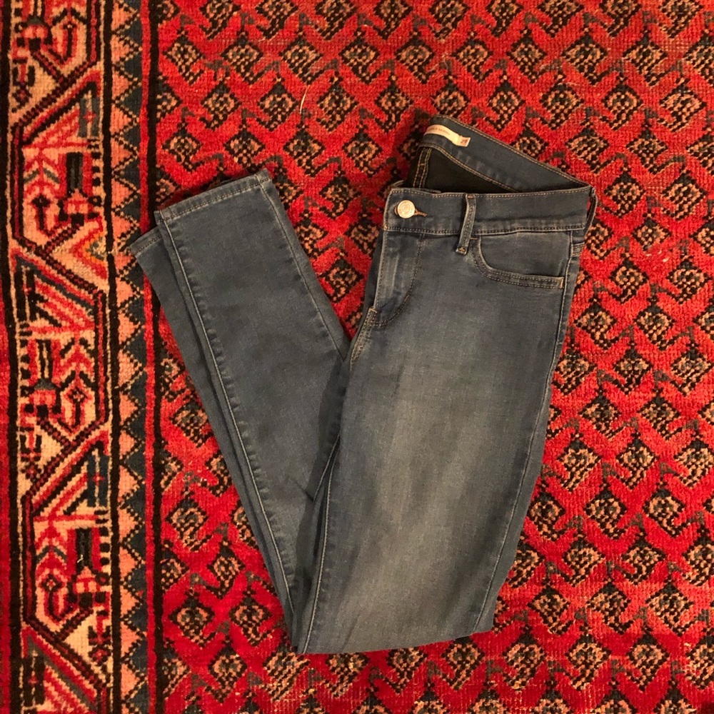 levis 710 skinny jeans!